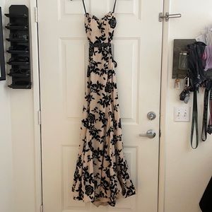Strapless formal dress